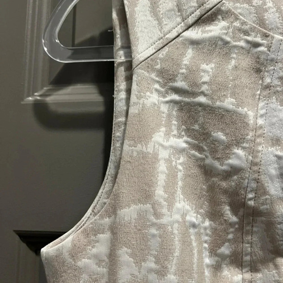 Calvin Klein Size 10 A-Line - Asymmetrical Dress Beige and Cream Print Like New - Picture 3 of 16